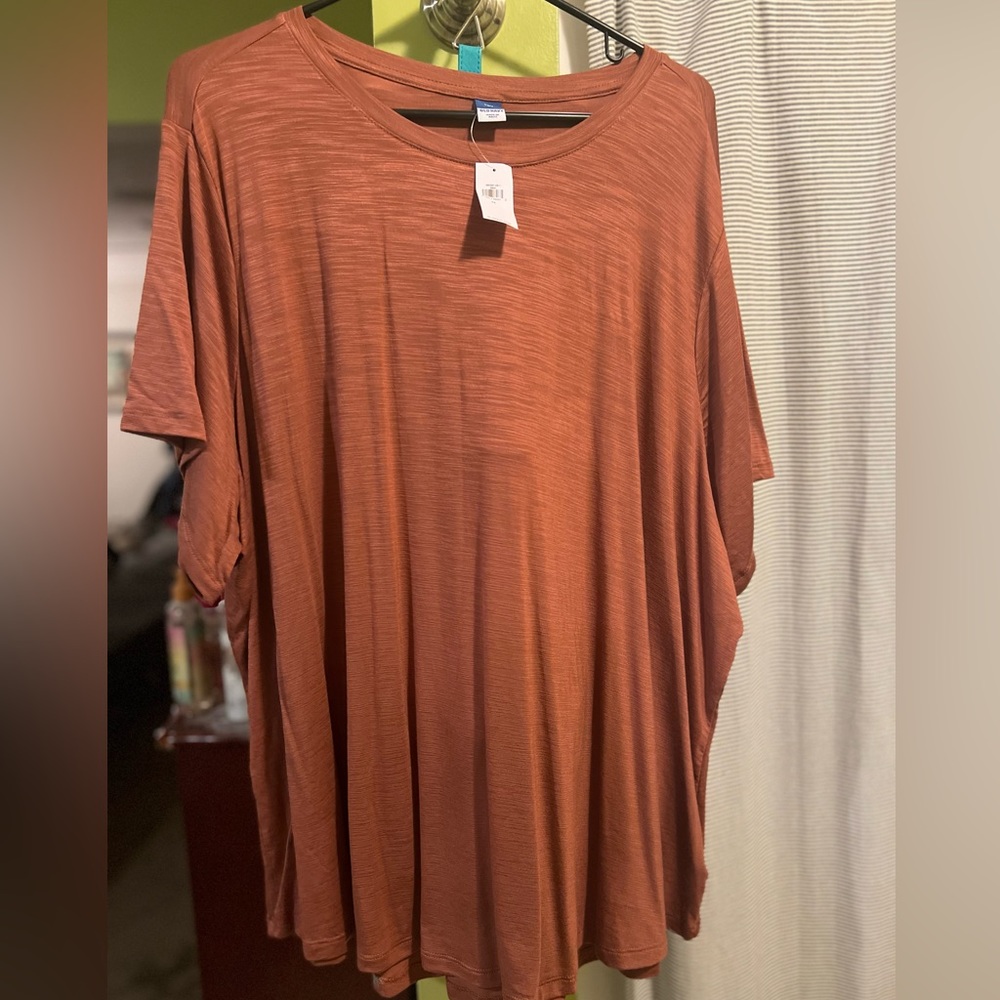 COPY - NEW Women’s Old Navy shirt size 3XL.